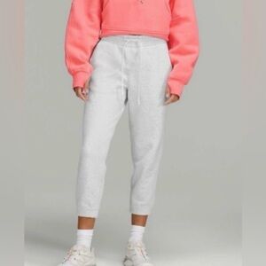 Lululemon Loungeful High-Rise Cropped Jogger Heathered Light Grey Size 2